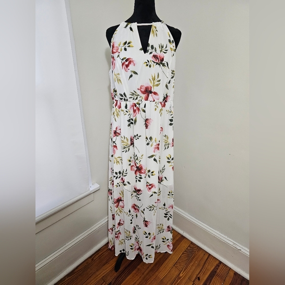 Torrid Floral White Maxi Dress - Picture 4 of 6